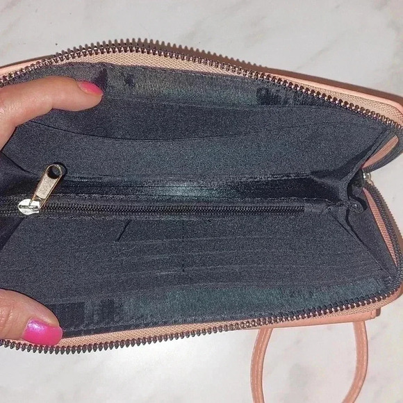 NWOT TAHARI PINK WRISTLET WALLET WITH IDENTITY PROOF LINING - Picture 11 of 13